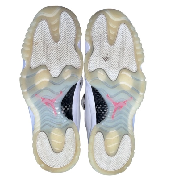 Jordan- Air Jordan 11 Retro 'Platinum Tint' - Picture 7 of 8